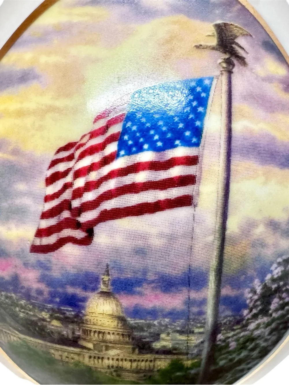 Thomas Kinkade Vintage 2005 American Pride Patriotic Hurricane Lamp Nightlight.